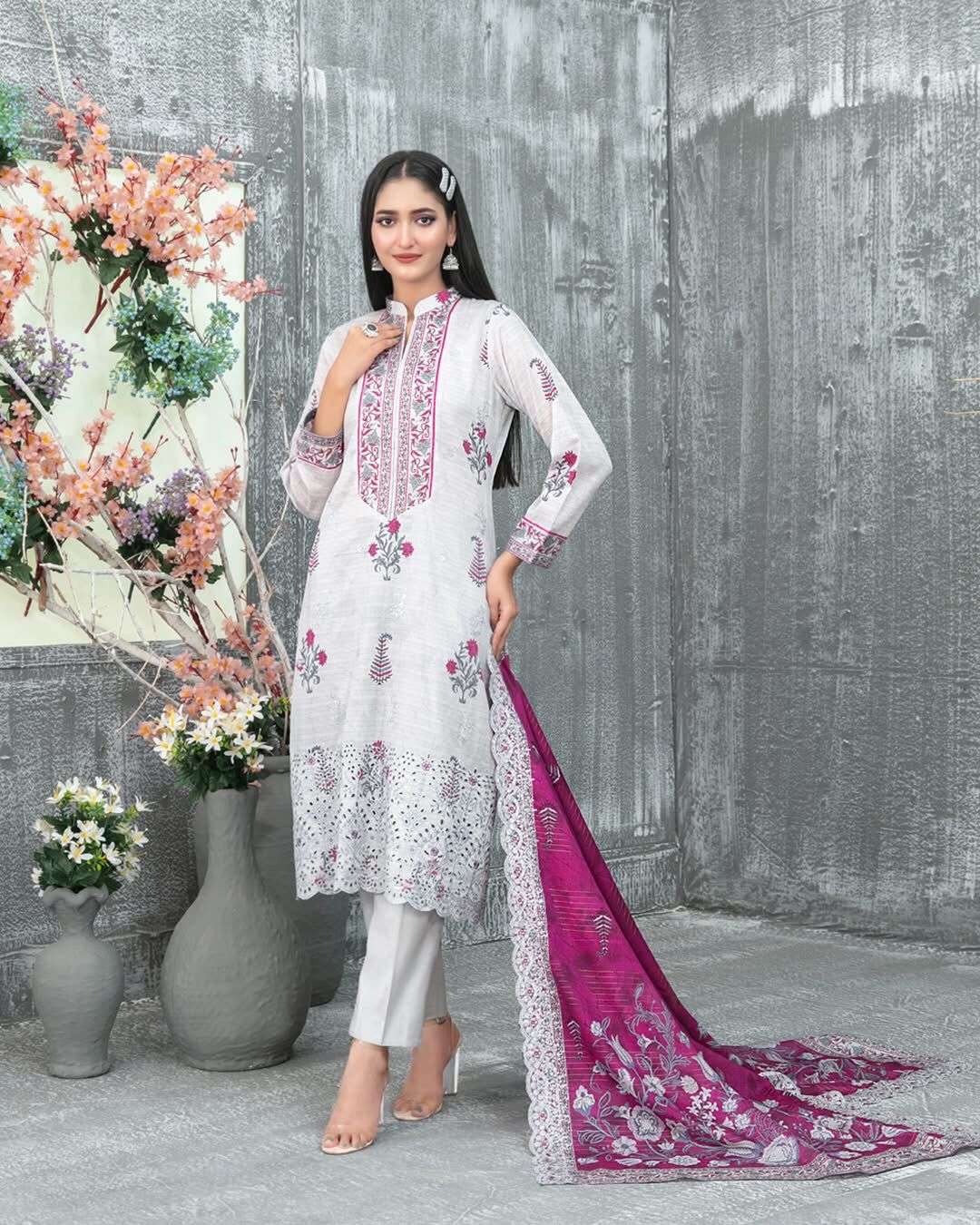 SAESHA OPEN AND MODEL PIC BY TAWAKKAL